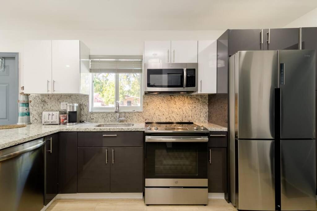 Casa Madeira 2@ The Heart Of Design District Holiday home